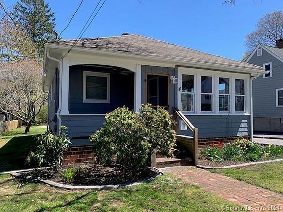 3rd image of 42 Courtland St