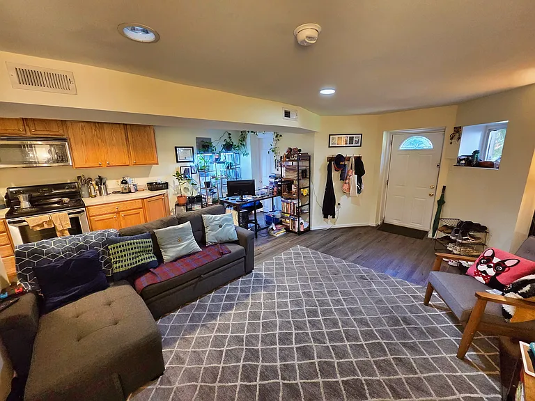 1361 Parkwood Pl NW #B — Photo 6
