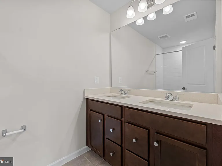 6045 Soho Way — Photo 26