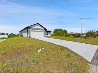 524 Kingsbury Ln, Lehigh Acres, FL 33974