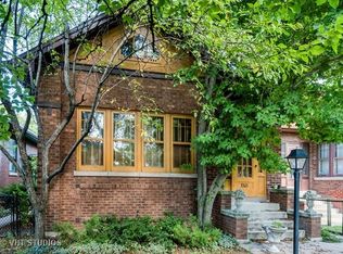 7521 N Ridge Blvd, Chicago, IL 60645