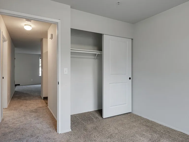 Violet Meadows Apartments — Photo 6