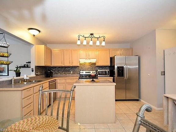 5th image of 3883 Dartford Ln