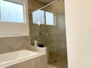 10239 NW 71st Ter, Doral, FL 33178