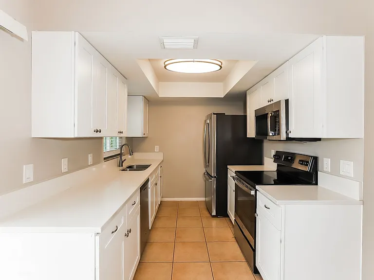 305 Silver Hill Dr — Photo 3