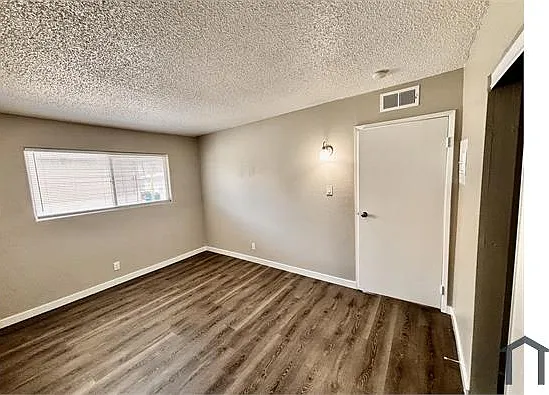 520 Albert Ave #4 — Photo 9