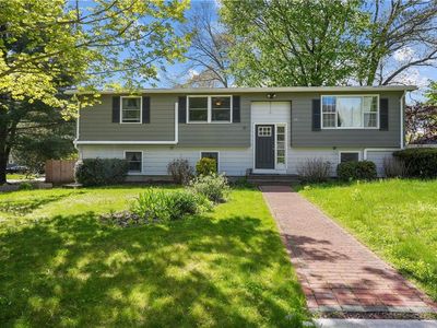 75 Barolay Dr, North Kingstown, RI, 02852