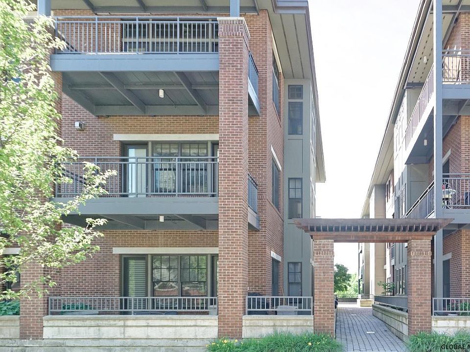 1st image of 30 Whistler Ct Unit 221
