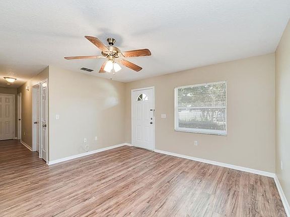 3rd image of 33932 Grant Ave