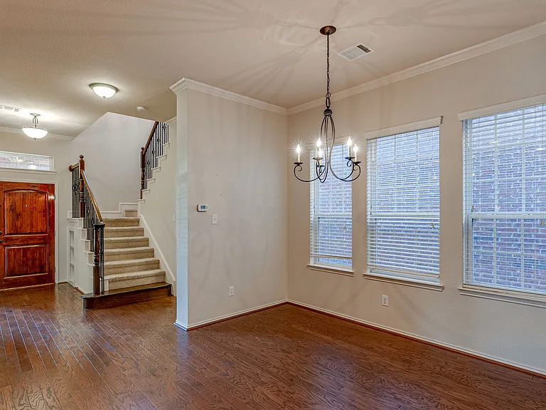 219 Knapford Sta — Photo 11