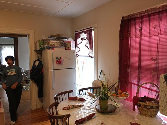 4th image of 294 Alden Ave #2