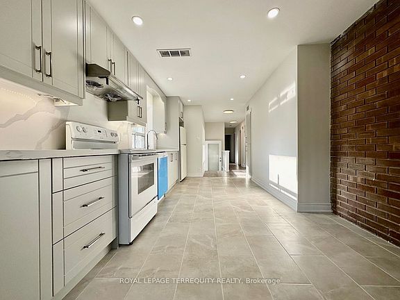 4th image of 21 Janet Blvd