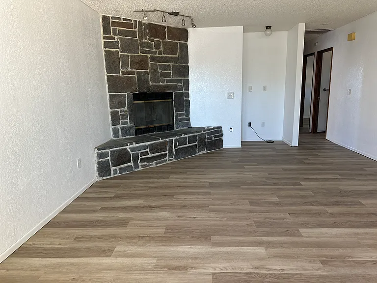14723 Yucca St — Photo 3