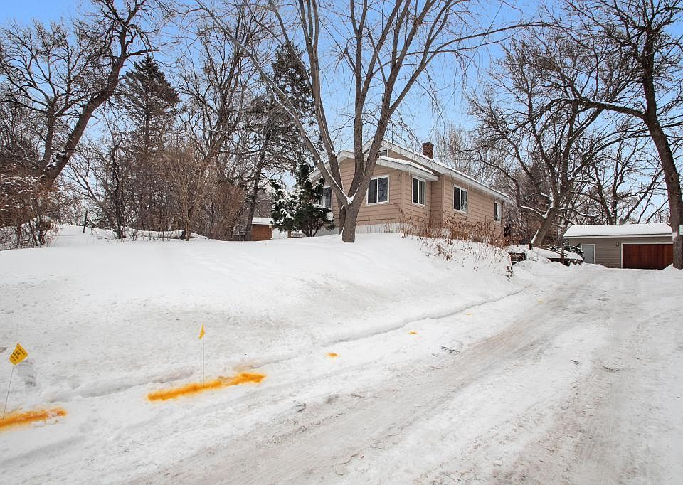 1st image of 2128 7th Ave E