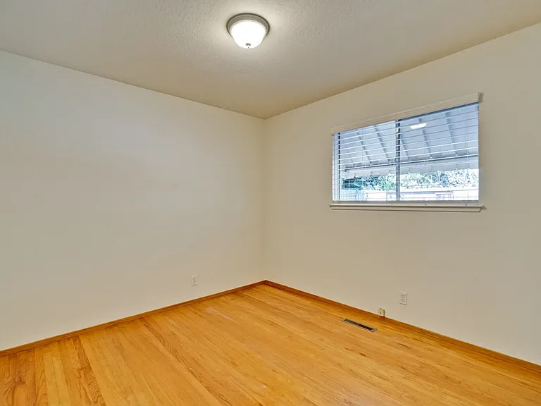 1109 White Cliff Dr — Photo 31