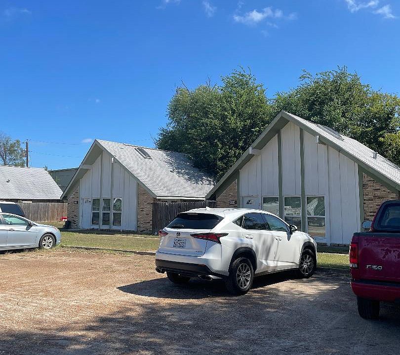 1st image of 2300 Live Oak St #4