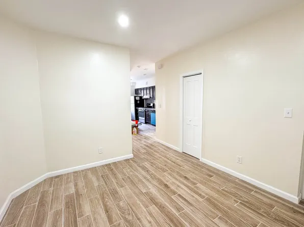 25-42 33rd Street image 3 of 17