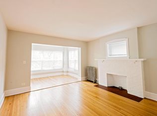 908 Main St APT 1, Evanston, IL 60202