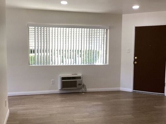 4th image of 6217 Greenleaf Ave APT A