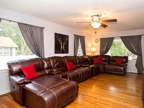 5th image of 313 Maplelawn St SE