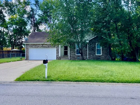 3200 S Senseney Cir, Clarksville, TN 37042