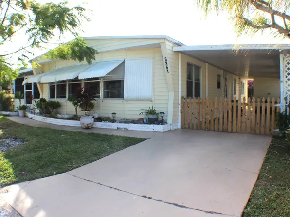 6251 Holly Ln, Lantana, FL 33462