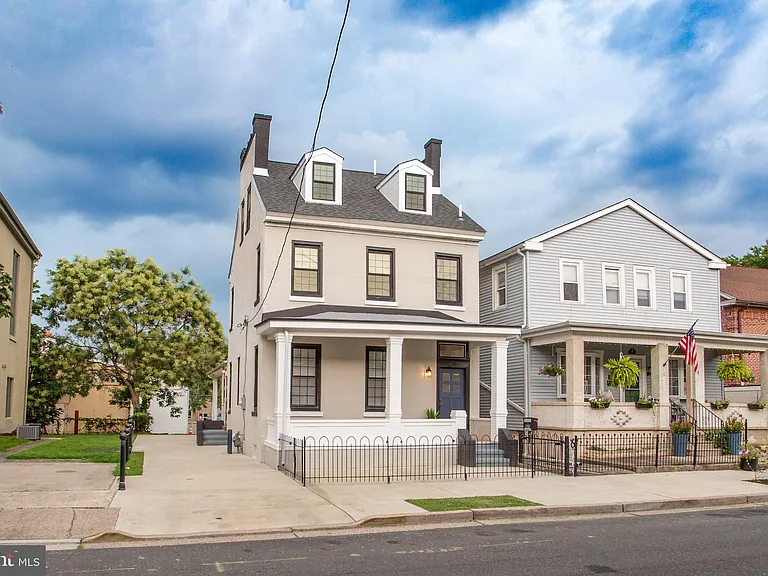 327 Wood St — Photo 72
