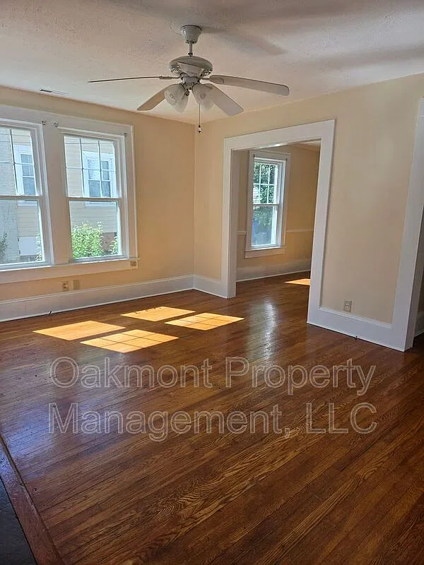 2 bed, 1.0 bath, 910 sqft, $1,295 — Photo 4