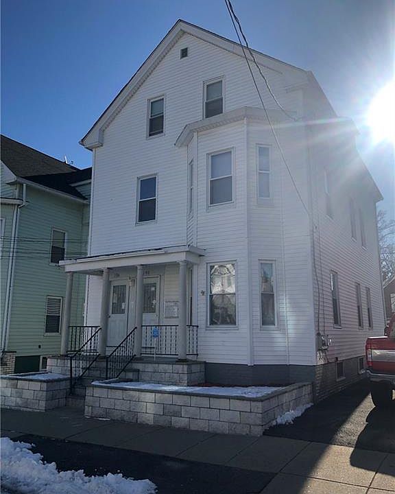 2nd image of 196 Ohio Ave