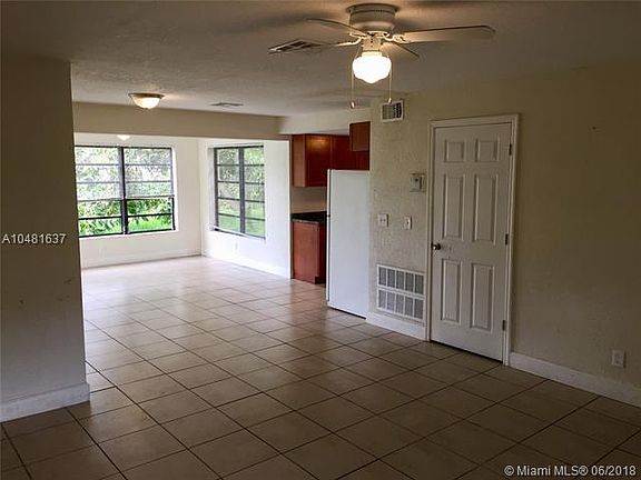3rd image of 901 NW 35th Ave