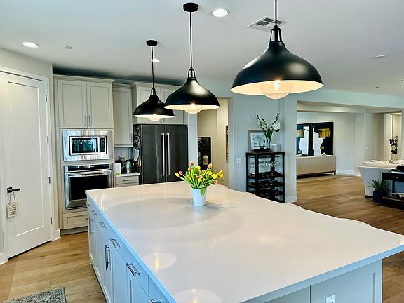 3rd image of 403 Glin Ct
