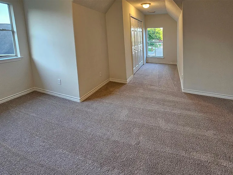 2202 Cherry Hill Ct — Photo 17