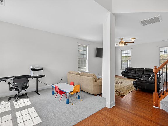 4th image of 2759 Shepherd Valley St