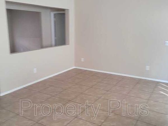5th image of 1679 N La Fresa Dr