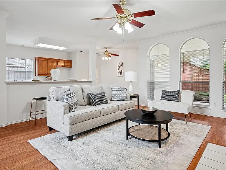 6629 Wickliff Trl — Photo 4