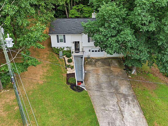 2nd image of 40 Cade Ct