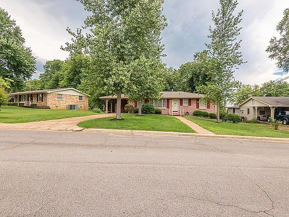 4th image of 562 Malone Cir
