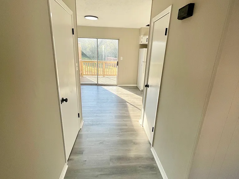 511 Brown School Rd — Photo 8