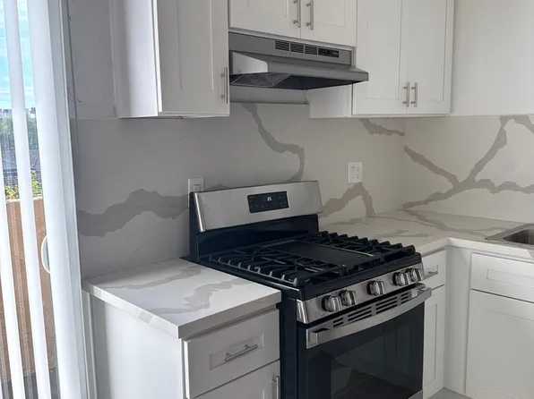 950 Bishop Apartments, 980 W Bishop St #3, Santa Ana, CA 92703