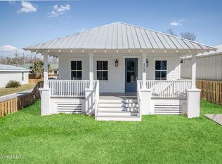 305 3rd St, Bay Saint Louis, MS 39520