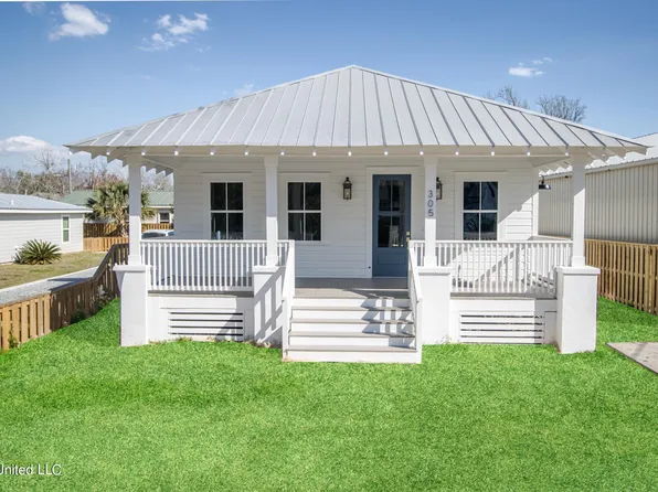 305 3rd St, Bay Saint Louis, MS 39520