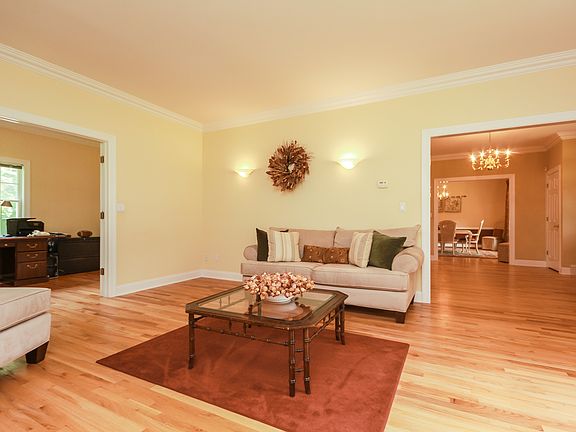 4th image of 5 Mountain View Dr