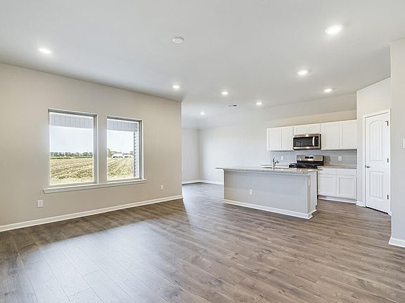 3rd image of 125 Colett Dr