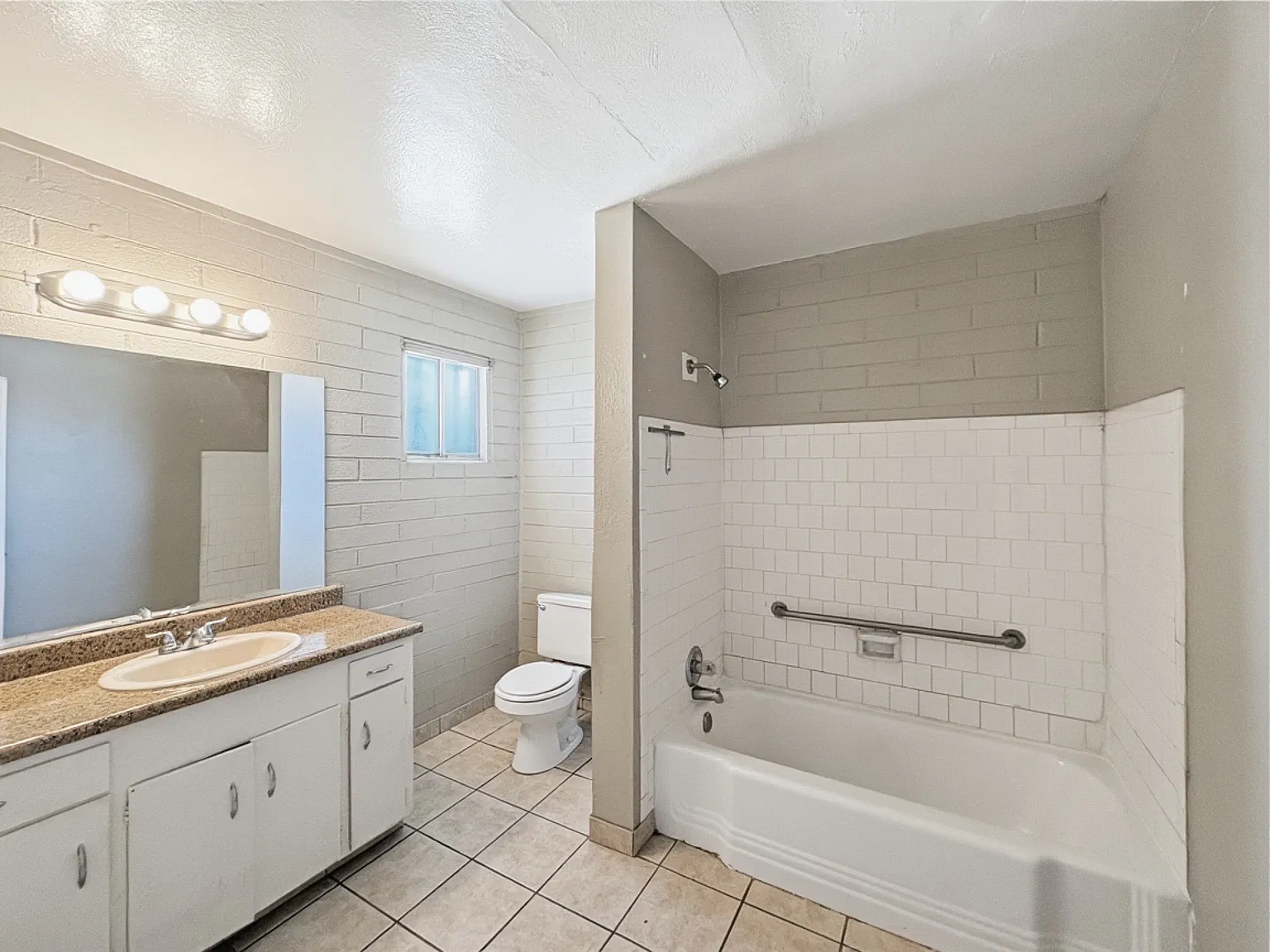 2 bed, 971 sqft, $1,200 — Photo 4