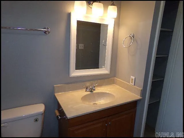 905 Norma Ct — Photo 12