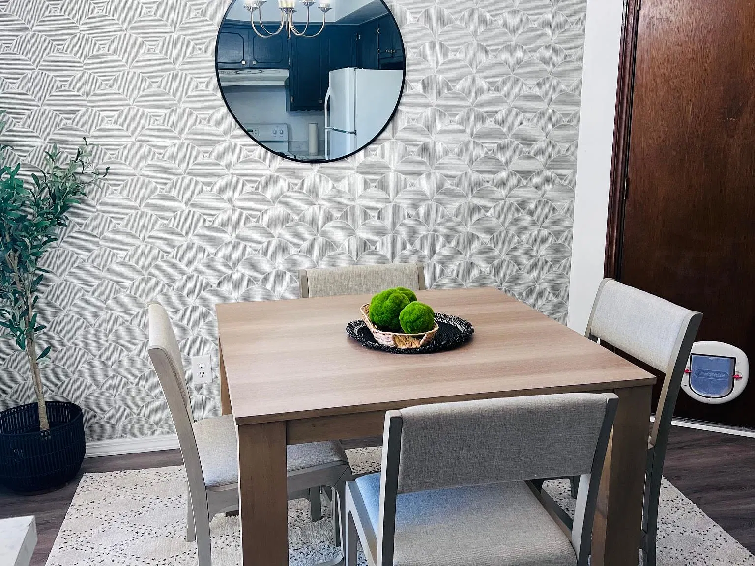 2 bed, 1100 sqft, $2,000 — Photo 3