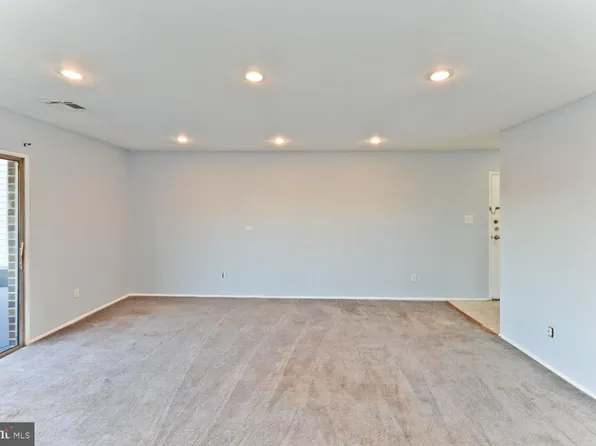 10216 Prince Pl #9-202, Upper Marlboro, MD 20774