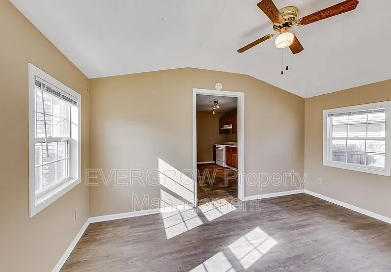 1417 N Denny St — Photo 11