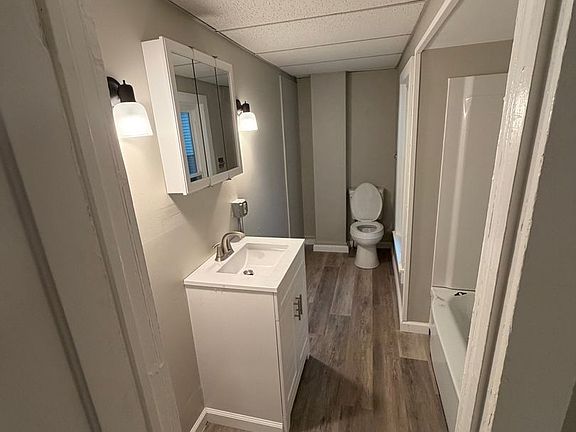 4th image of 358 S 6th St #1