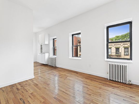 5th image of 412 E 9th St APT 17